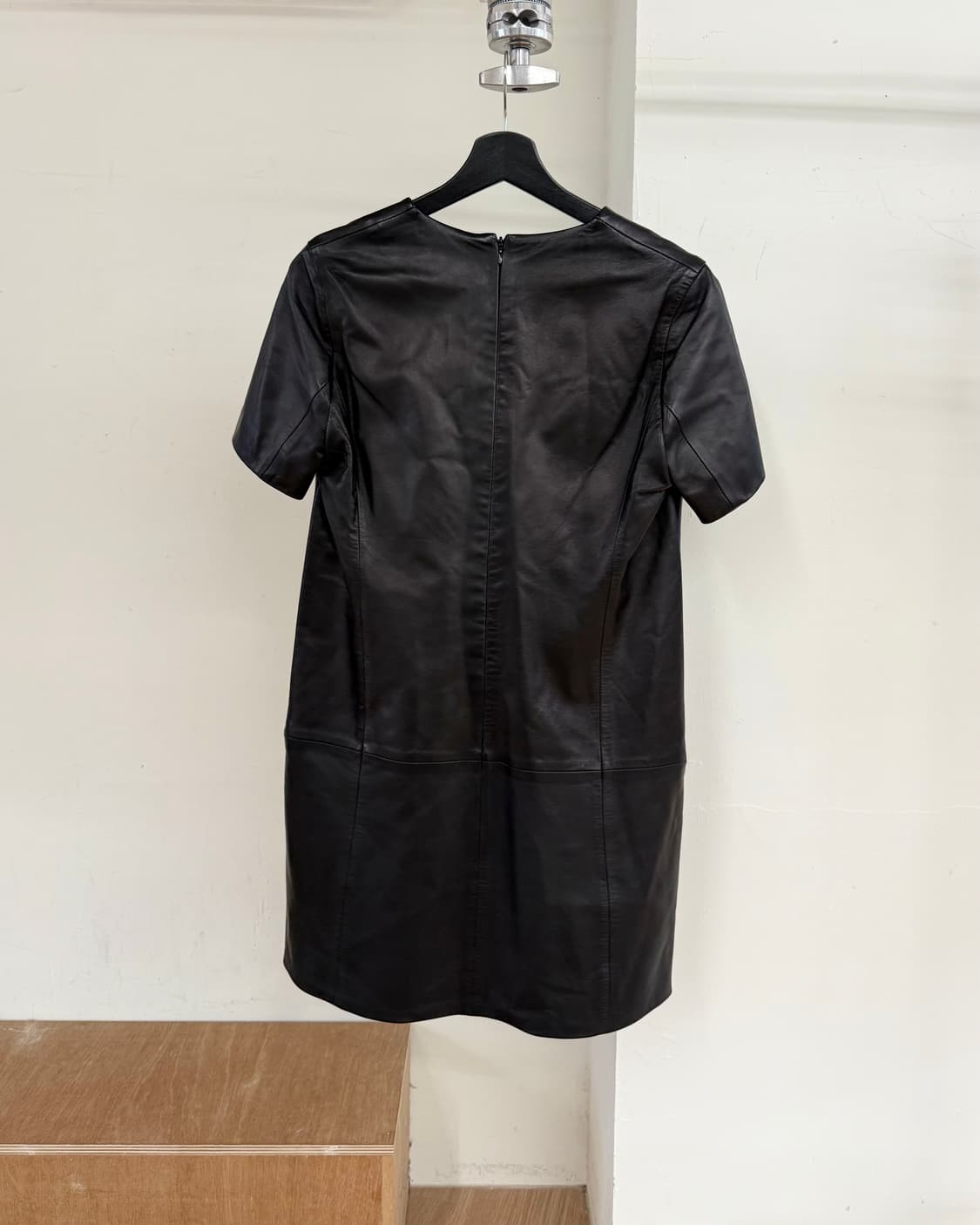 아크네 스튜디오 램스킨 브이넥 원피스 상품이미지6