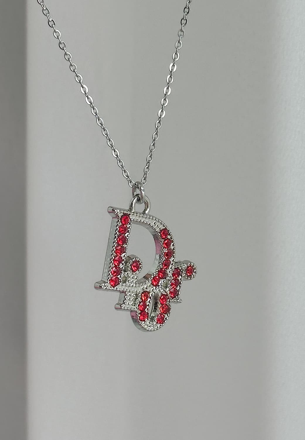 디올 레드 크리스탈 업사이클링 목걸이 상품이미지2