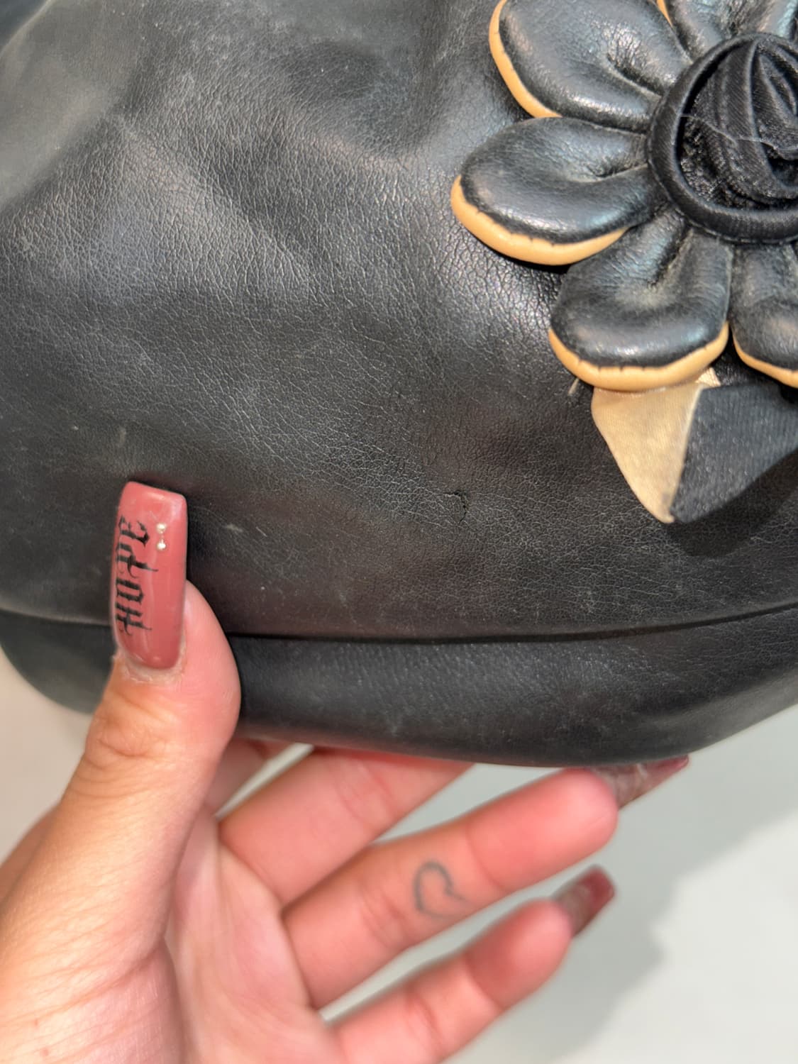 Black beige leather flower shirring 숄더백 상품이미지6