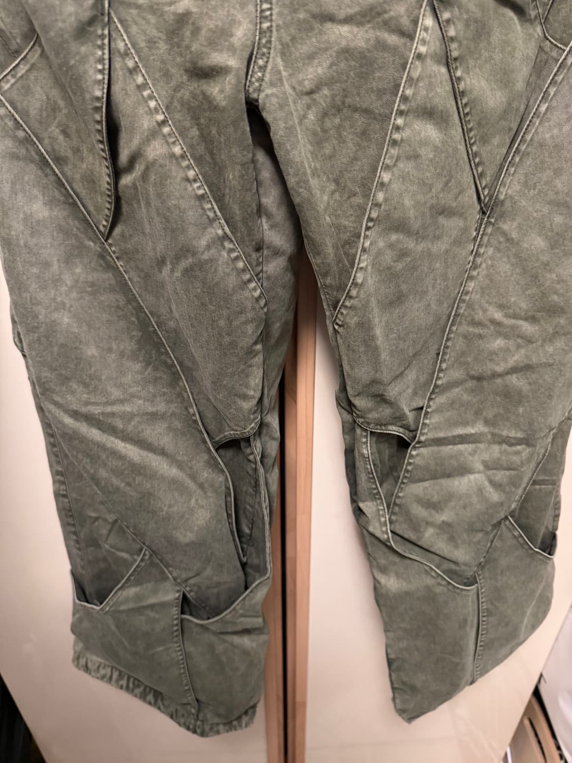 노매뉴얼 NYLON FLAP PANTS 카키 상품이미지5