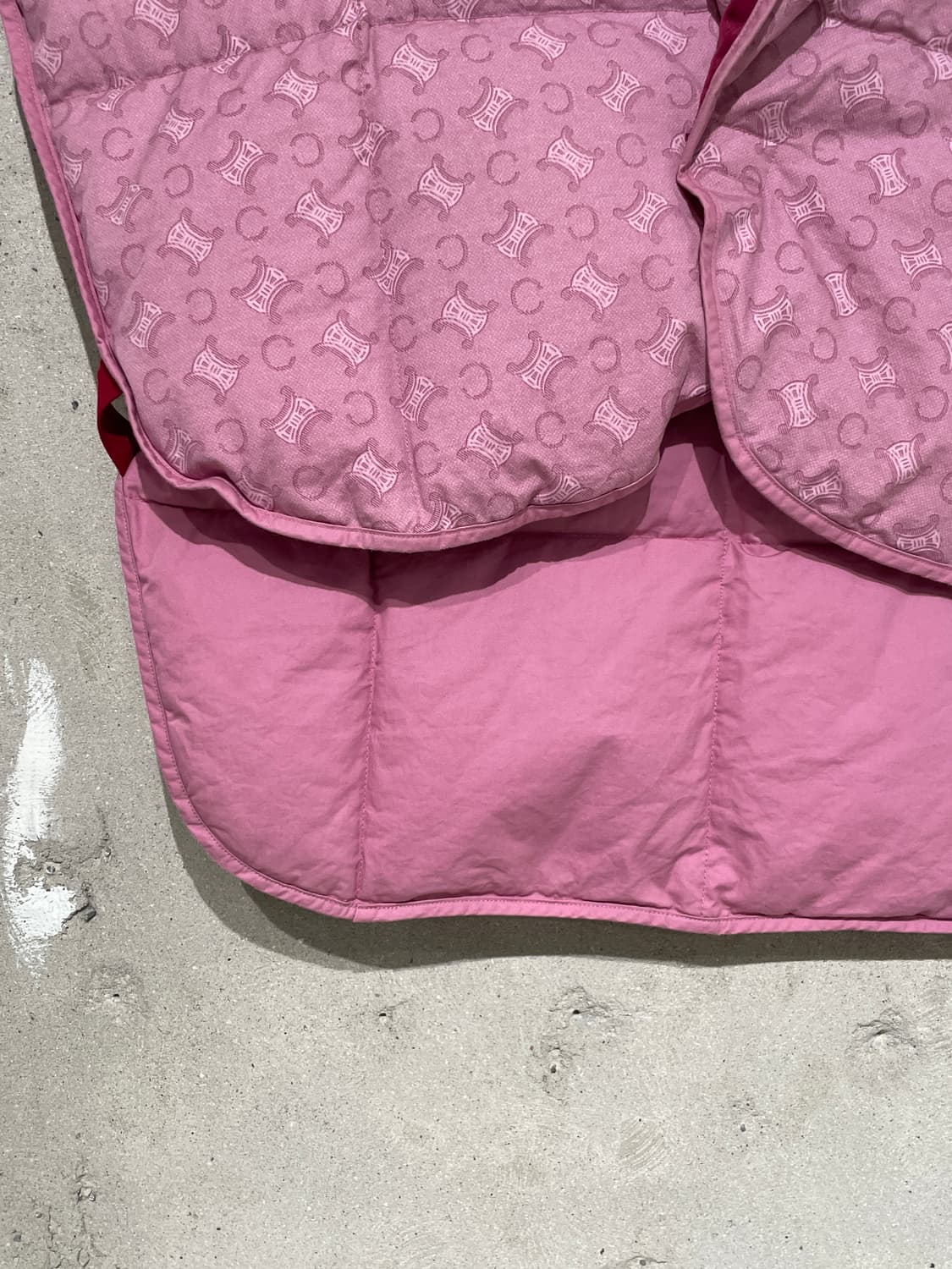 셀린느 핑크 트리옹프 덕 다운 페더 베스트 상품이미지4