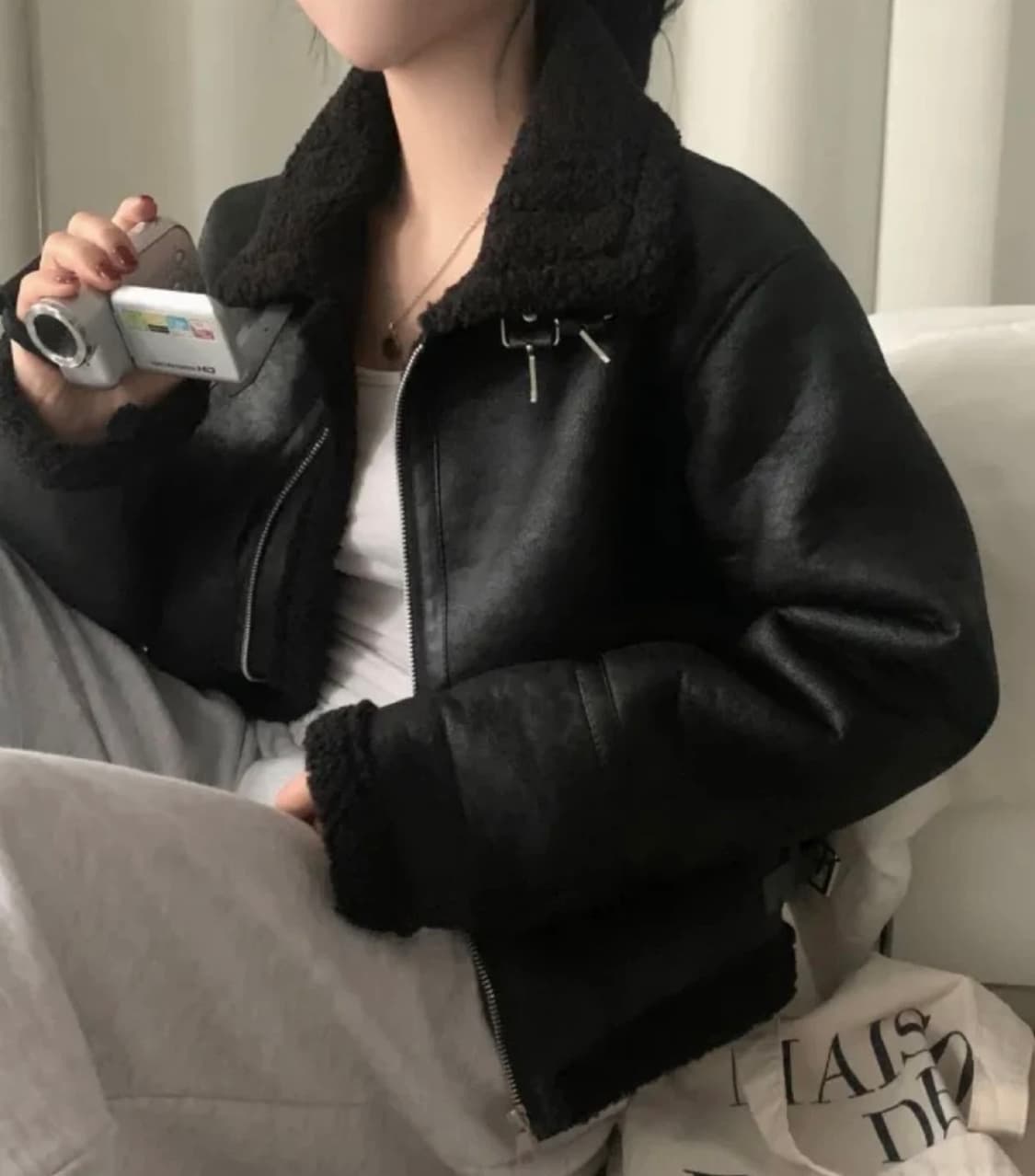 새상품 에이블리 하이넥 크롭 무스탕 숏자켓 상품이미지1