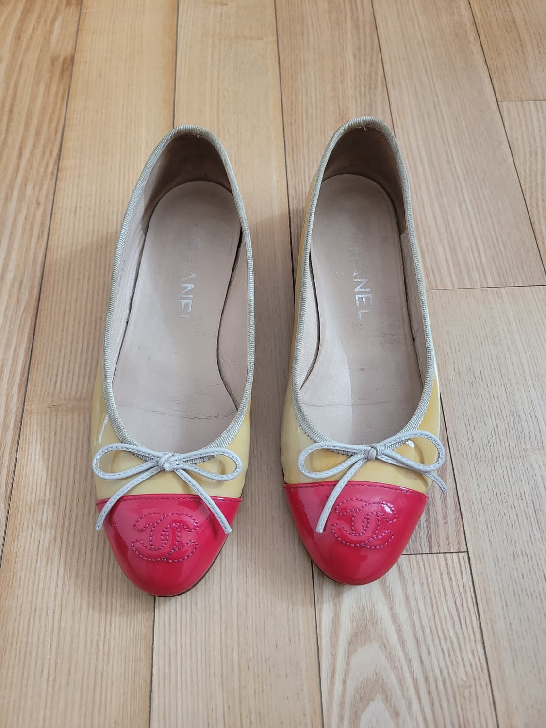 샤넬투톤 페이던트 발레리나 플랫 슈즈 상품이미지1