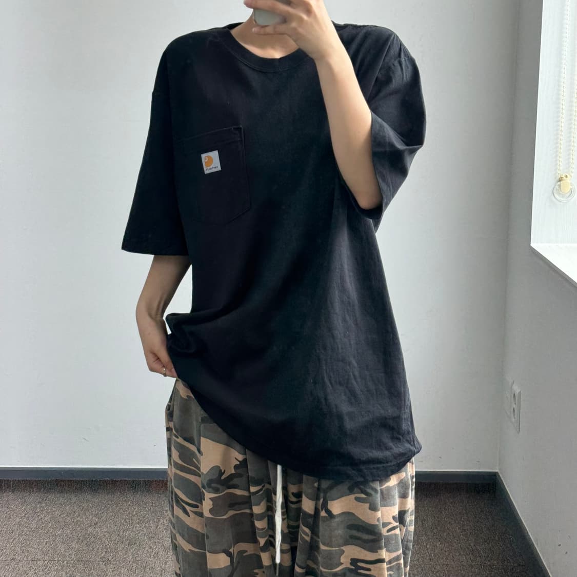 Carhartt 칼하트 원포켓 블랙 반팔 상품이미지1
