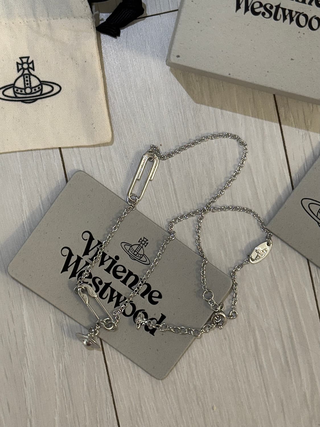 비비안웨스트우드 세이프티 핀 루크리스 클립 목걸이 실버 오네갸루 상품이미지3
