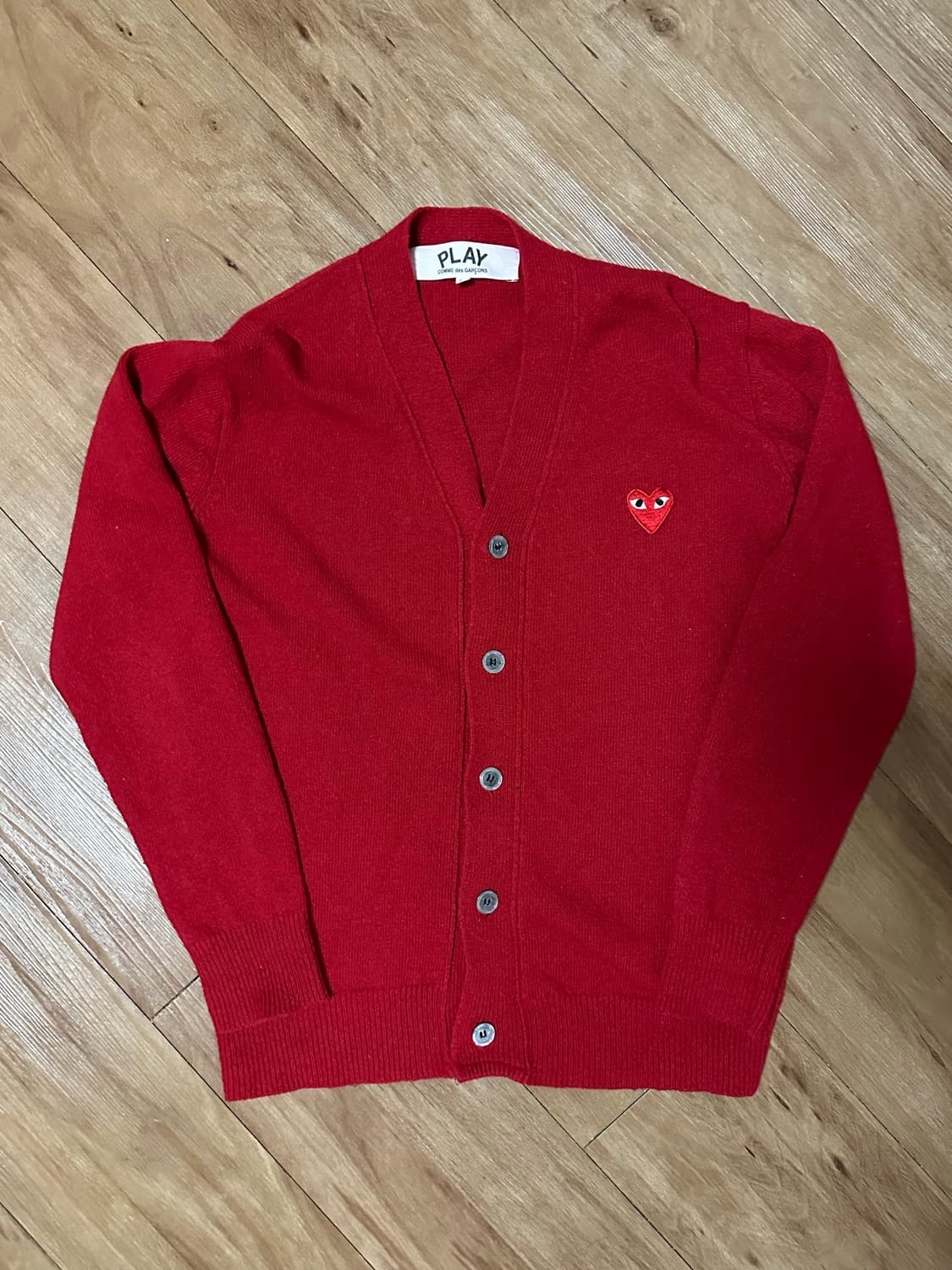꼼데가르송 PLAY 빨간색 가디건 M 판매 상품이미지1