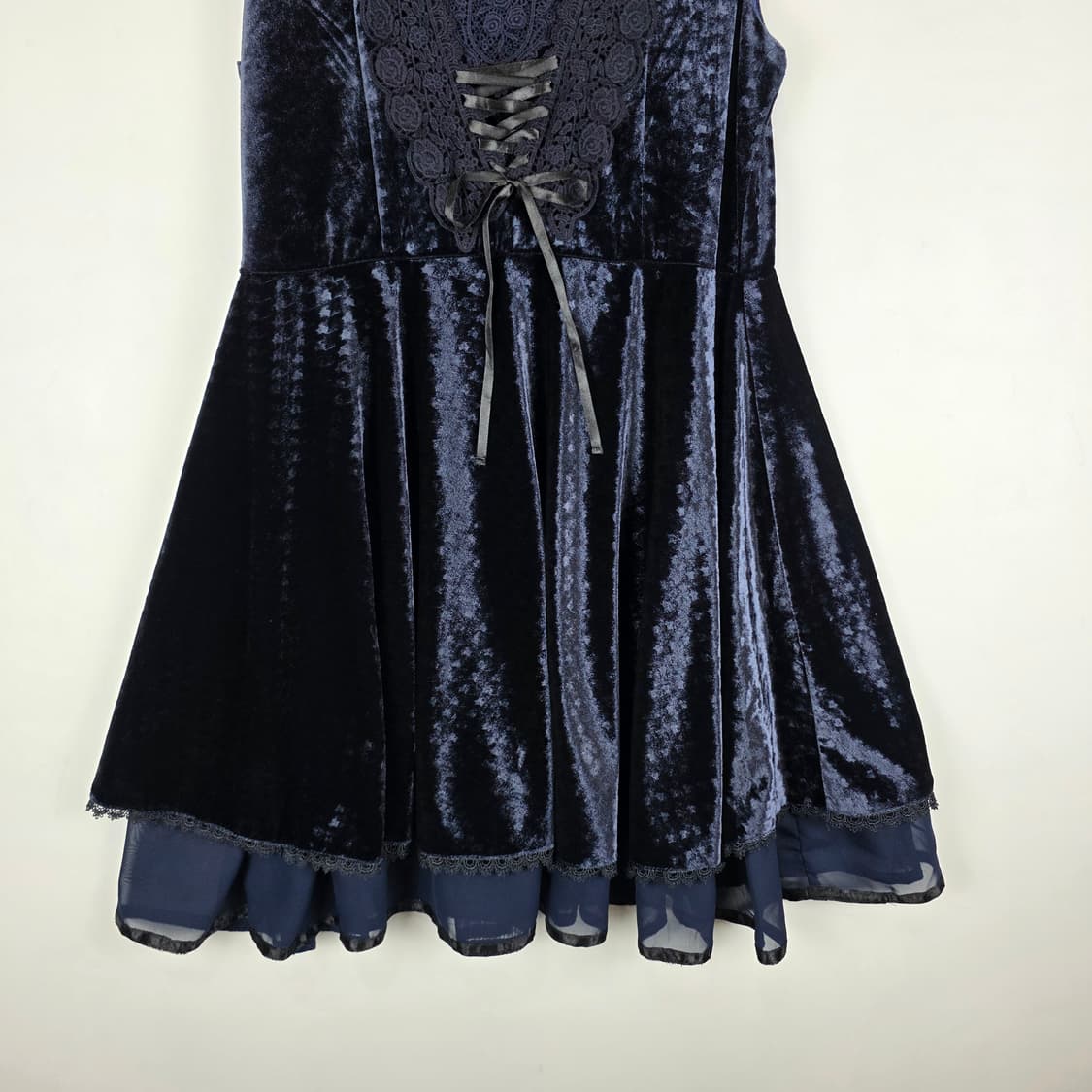 axes femme 아일렛 벨벳 러블리 원피스 상품이미지3