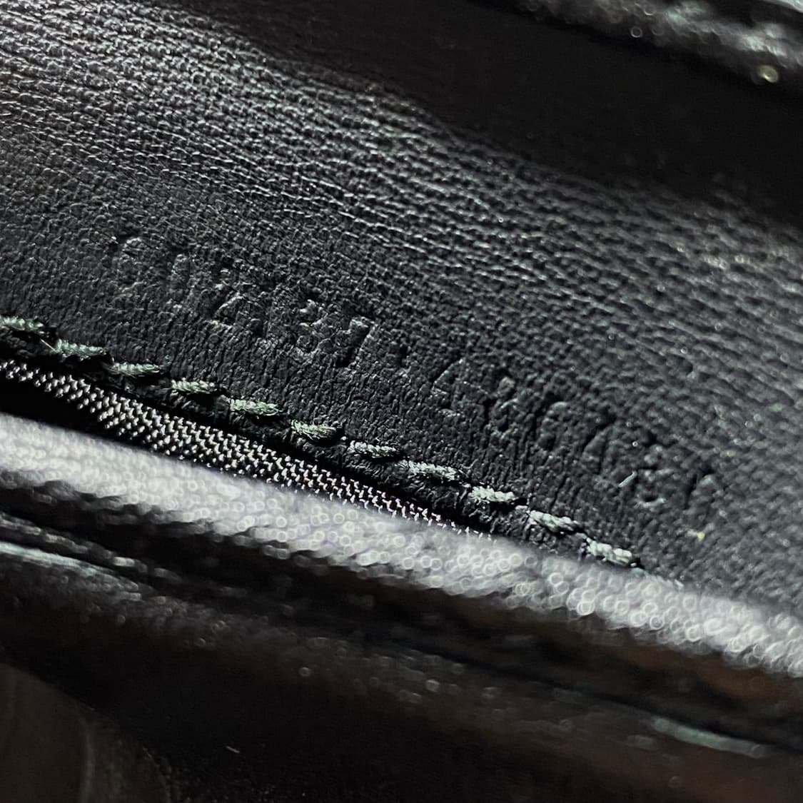 [정품] 알렉산더맥퀸 시그니처로고 그래피티 반지갑 상품이미지10