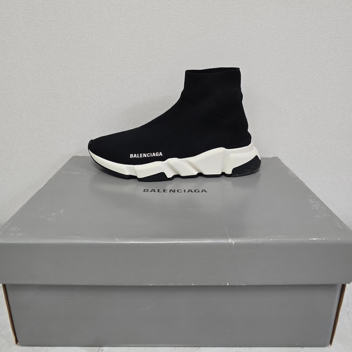 발렌시아가 스피드러너 스니커즈 신발 39사이즈 255 260 판매 상품이미지1