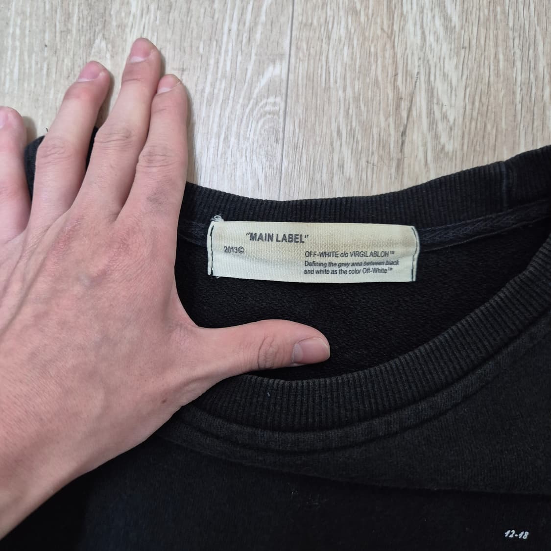 오프화이트 시그니처 디아그 애로우 패턴 프린팅 맨투맨 상품이미지6