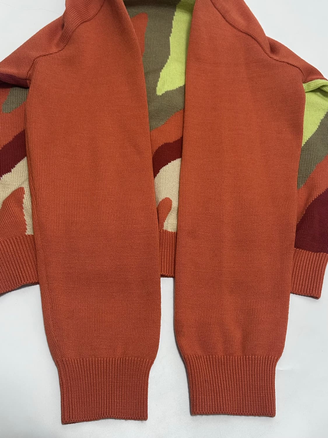 잭니클라우스 패턴 목폴라 니트 상품이미지5