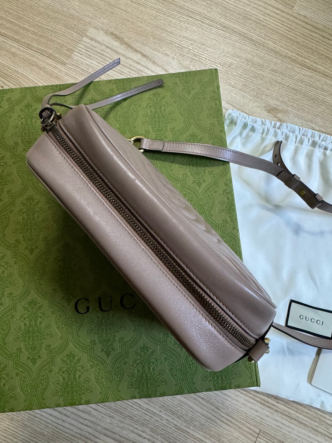 정품 구찌 마몬트 마틀라세 숄더백 상품이미지4