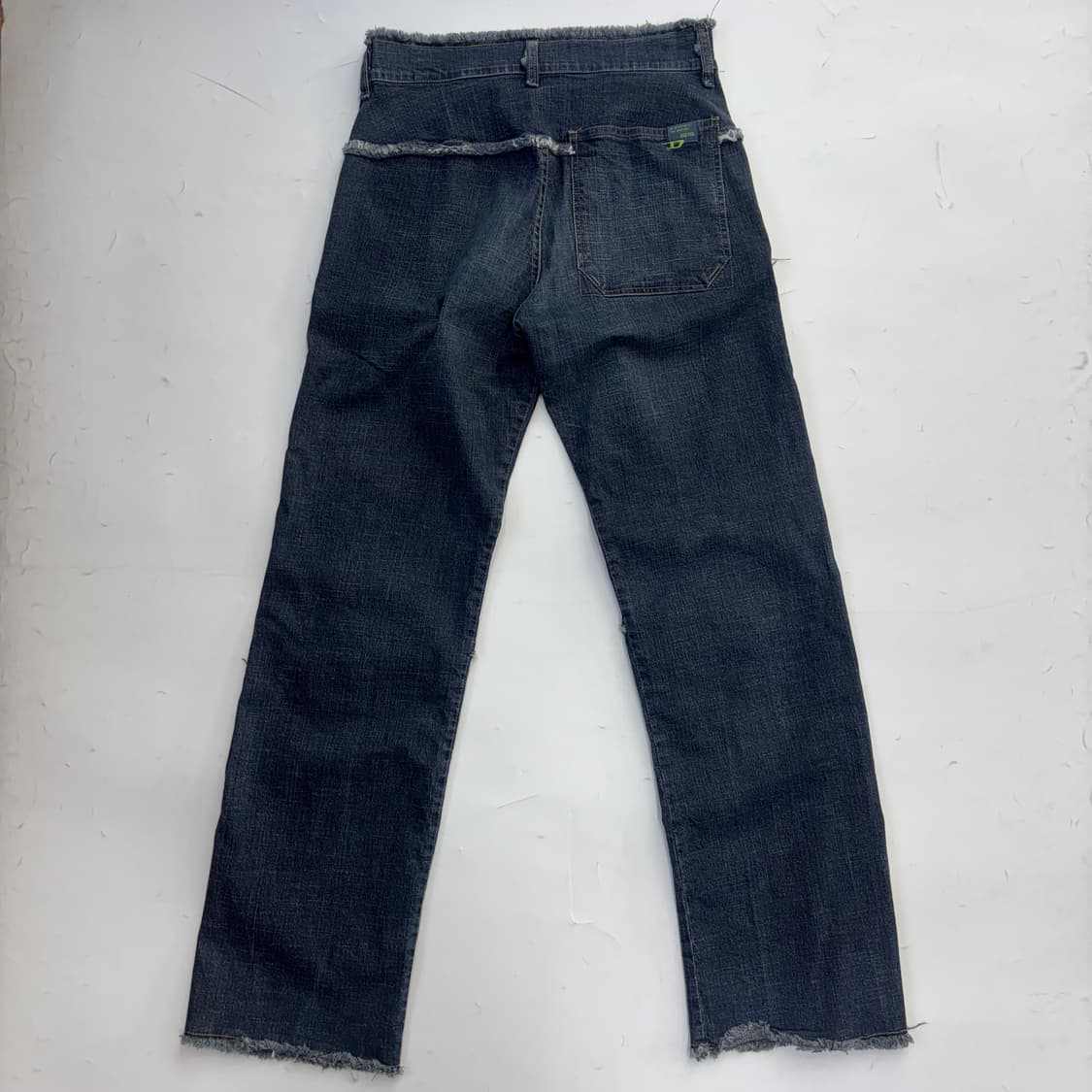 디젤(DIESEL) 데미지드 심 디테일 데님 팬츠 상품이미지2