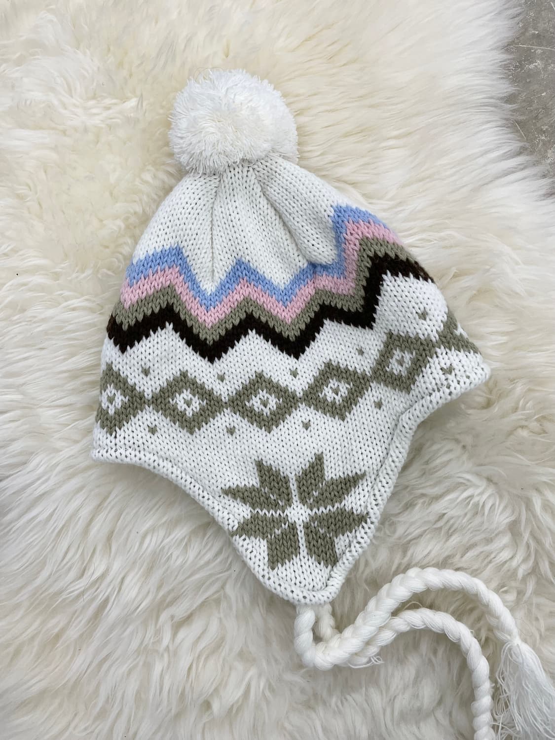 노르딕 방울 이어플랩 비니 상품이미지4