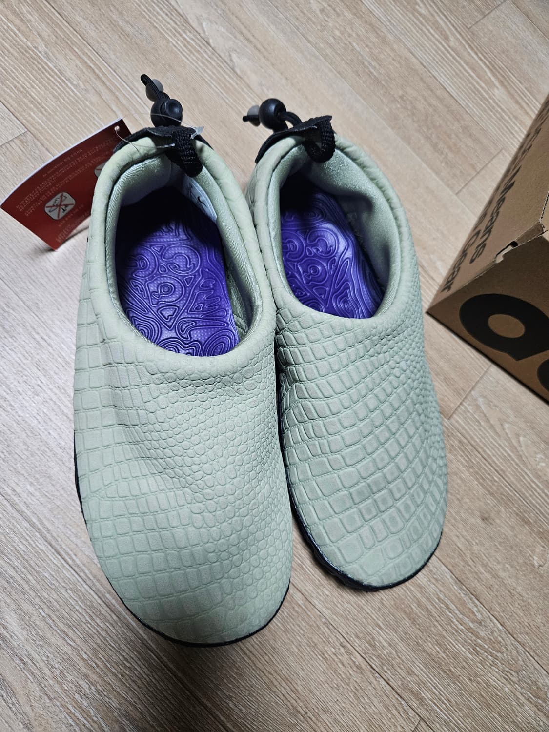 나이키 ACG 목 moc 프리미엄 뱀피 메론 265-270 상품이미지2