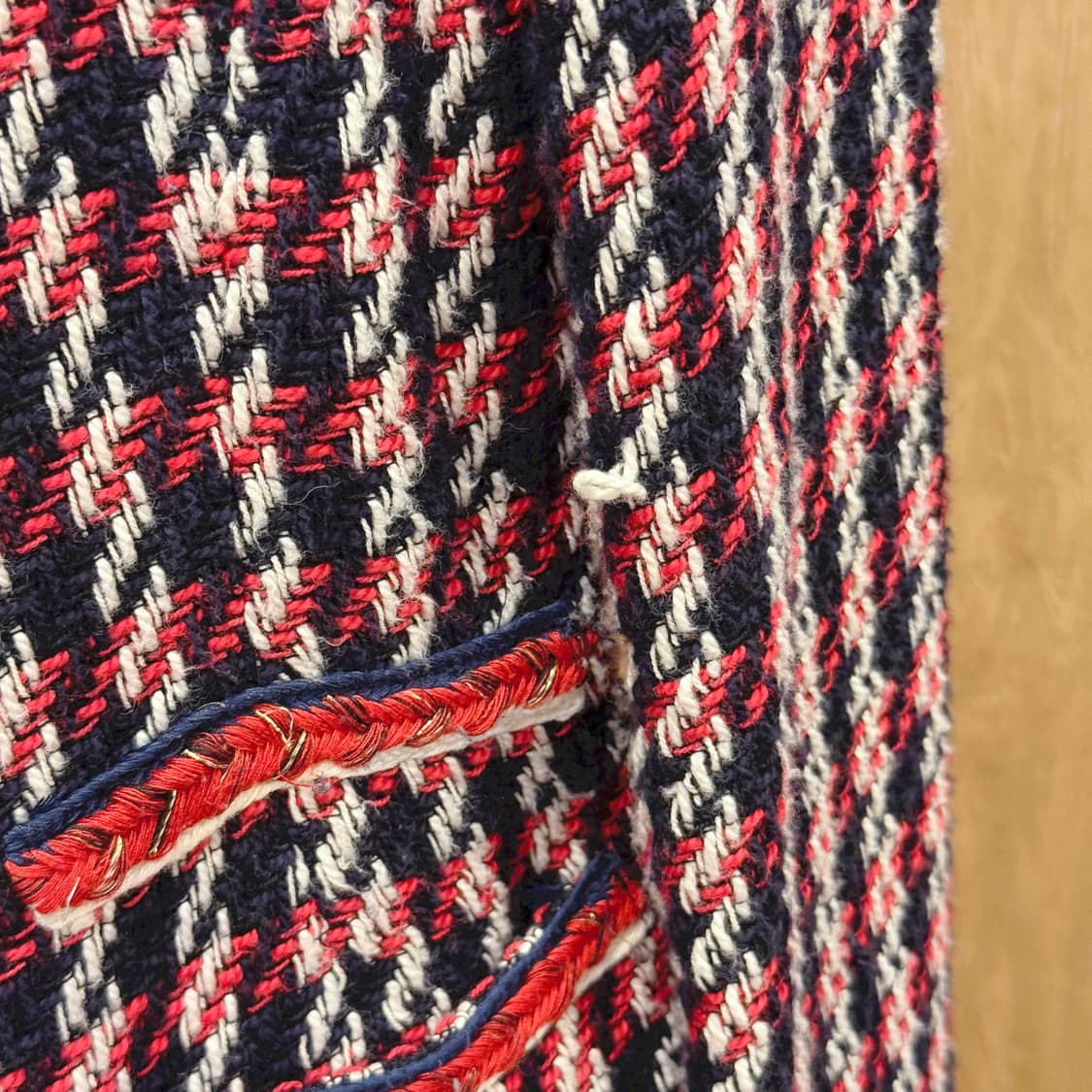 타미힐피거 트위드 체크 패턴 자켓 금장 버튼 디테일 레드 네이비 상품이미지9