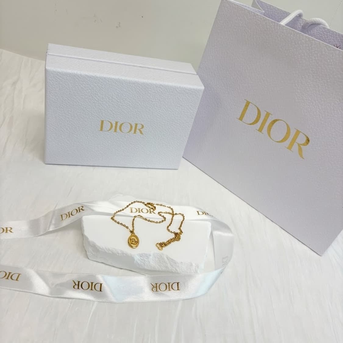 👑 [눈부심주의] 디올 빈티지 오벌 메달리온 컷아웃 목걸이 💫 상품이미지3