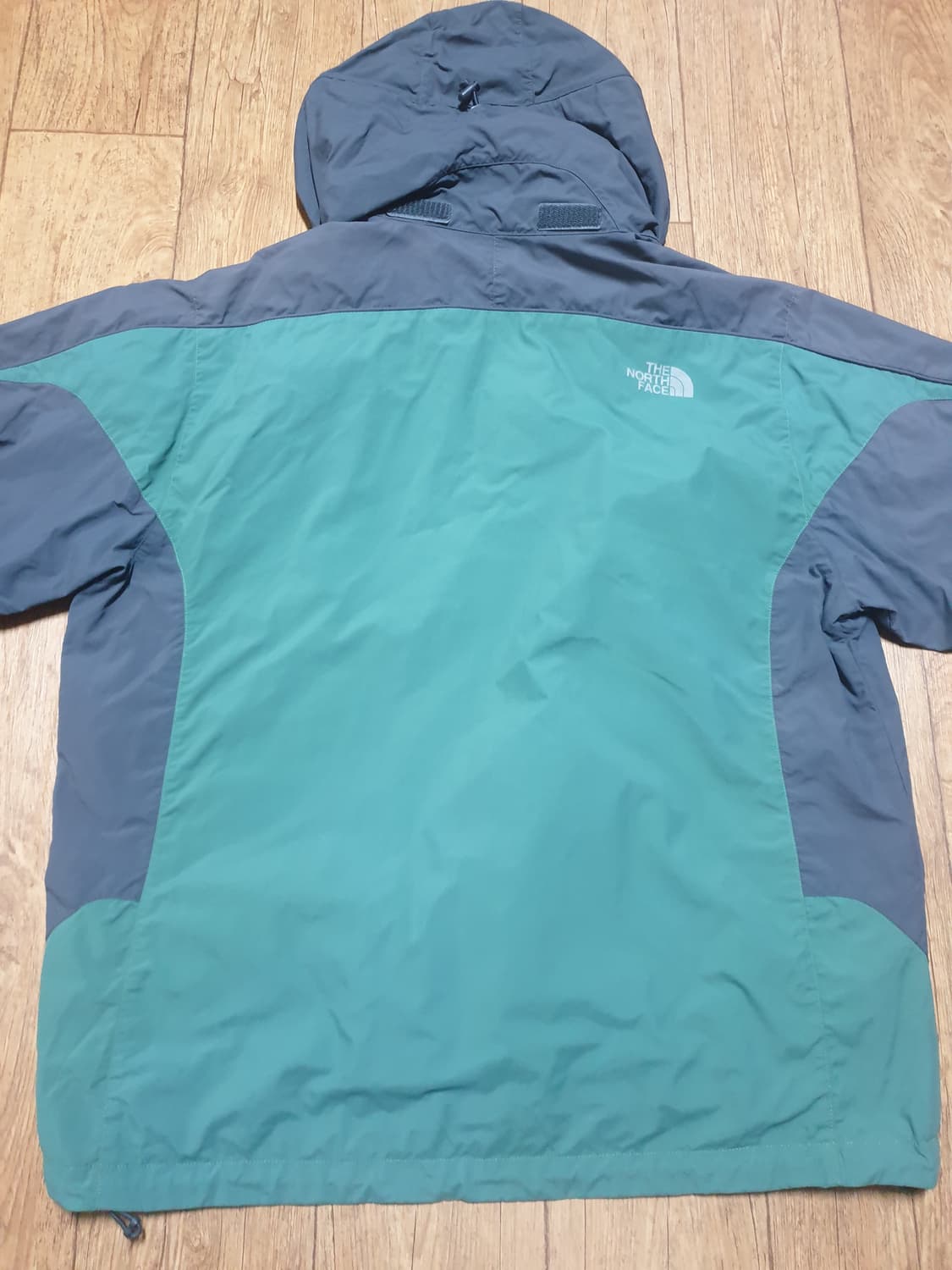 1221 노스페이스 아웃도어 바람막이 115~120 사이즈입니다 상품이미지5