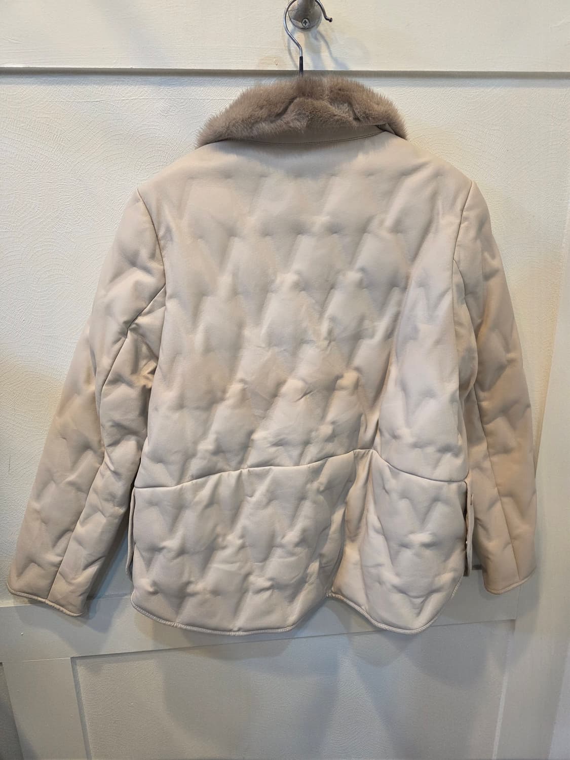 박춘무 밍크 카라 퀼티드 페이크 다운코트 상품이미지5