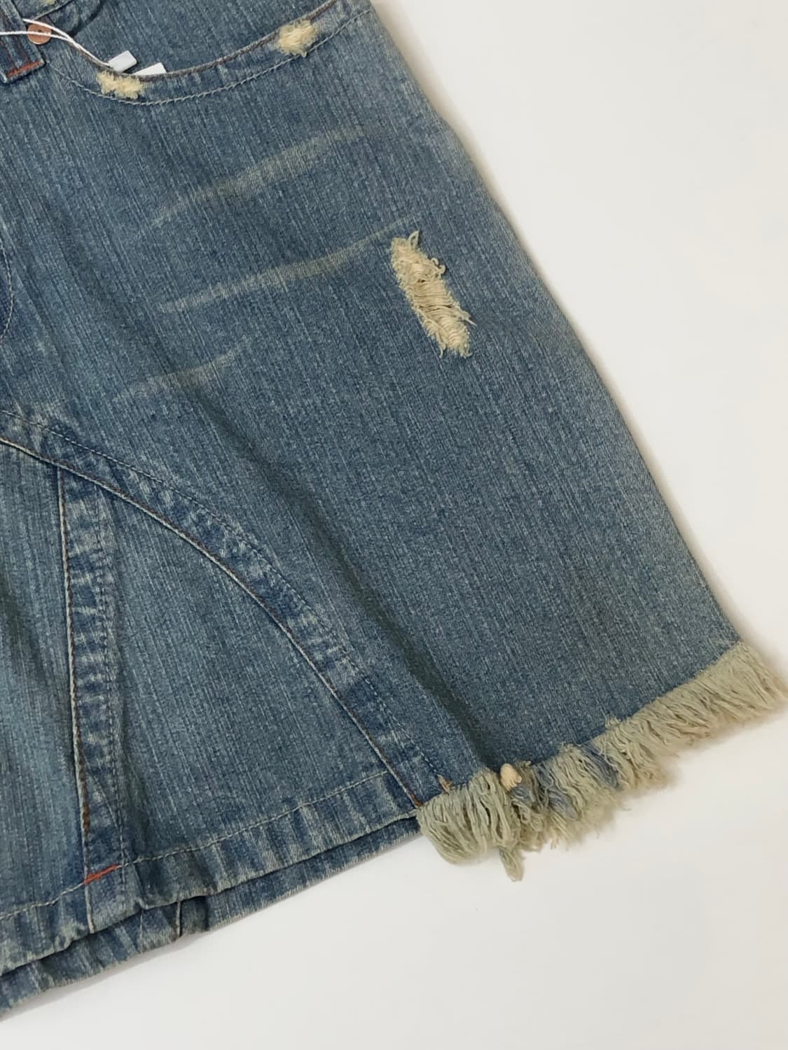 True Religion 트루릴리전 데님 조이 디스트레스 미디 스커트 상품이미지4