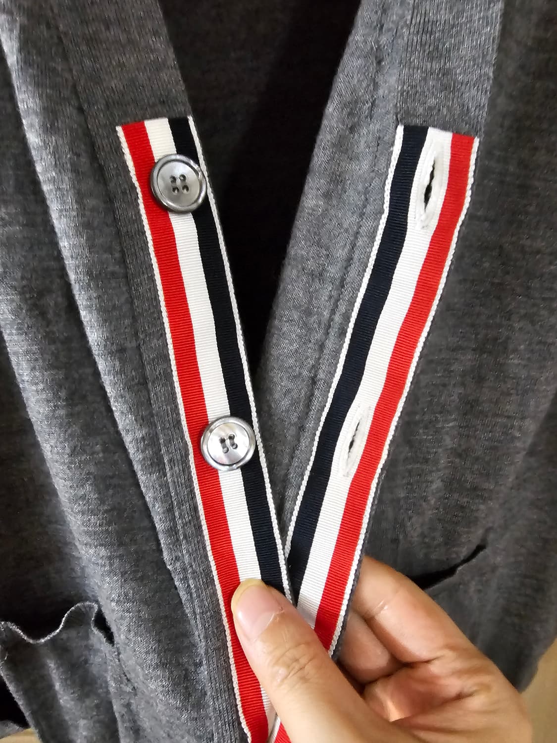 톰브라운 24년식 메리노울 가디건(백화점판/4/새상품급) 상품이미지3