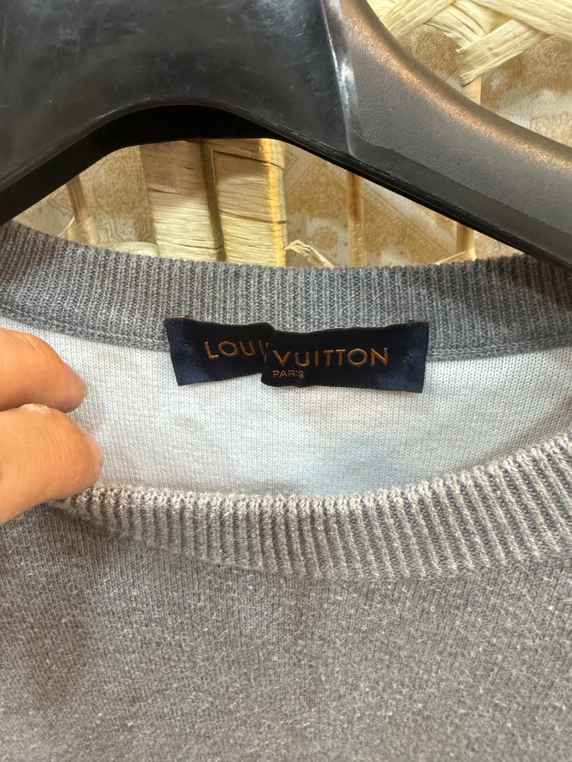 100 정품 루이비통 그라디언트 맨투맨 팝니다 상품이미지2
