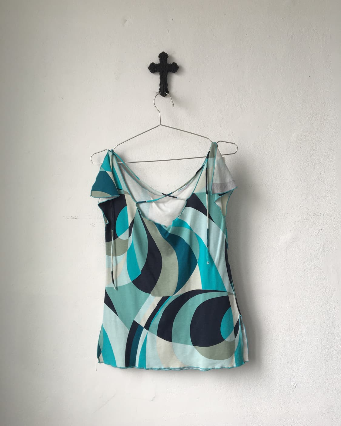 Pattern point back lace up top 상품이미지3