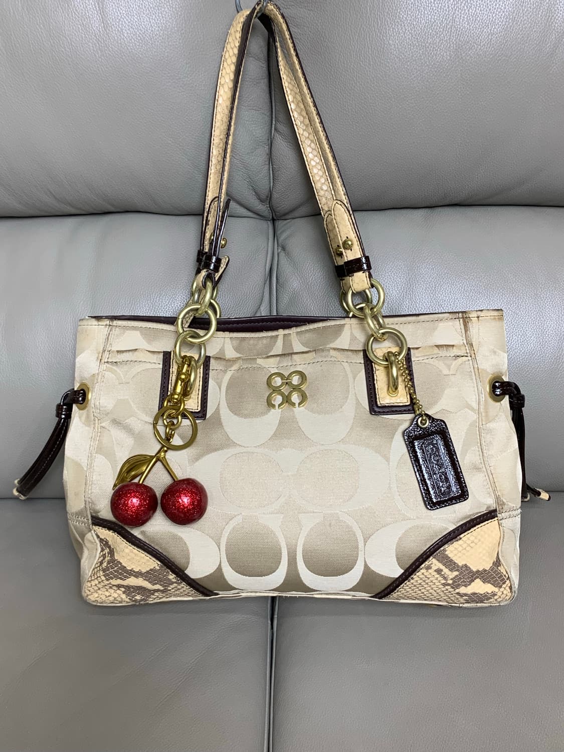 코치 시그니처 뱀피 숄더백 y2k 상품이미지1