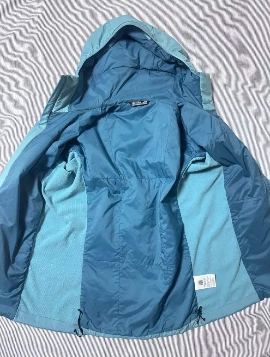 (SS급) 아크테릭스 아톰 LT 후디 솔레스 M 상품이미지9