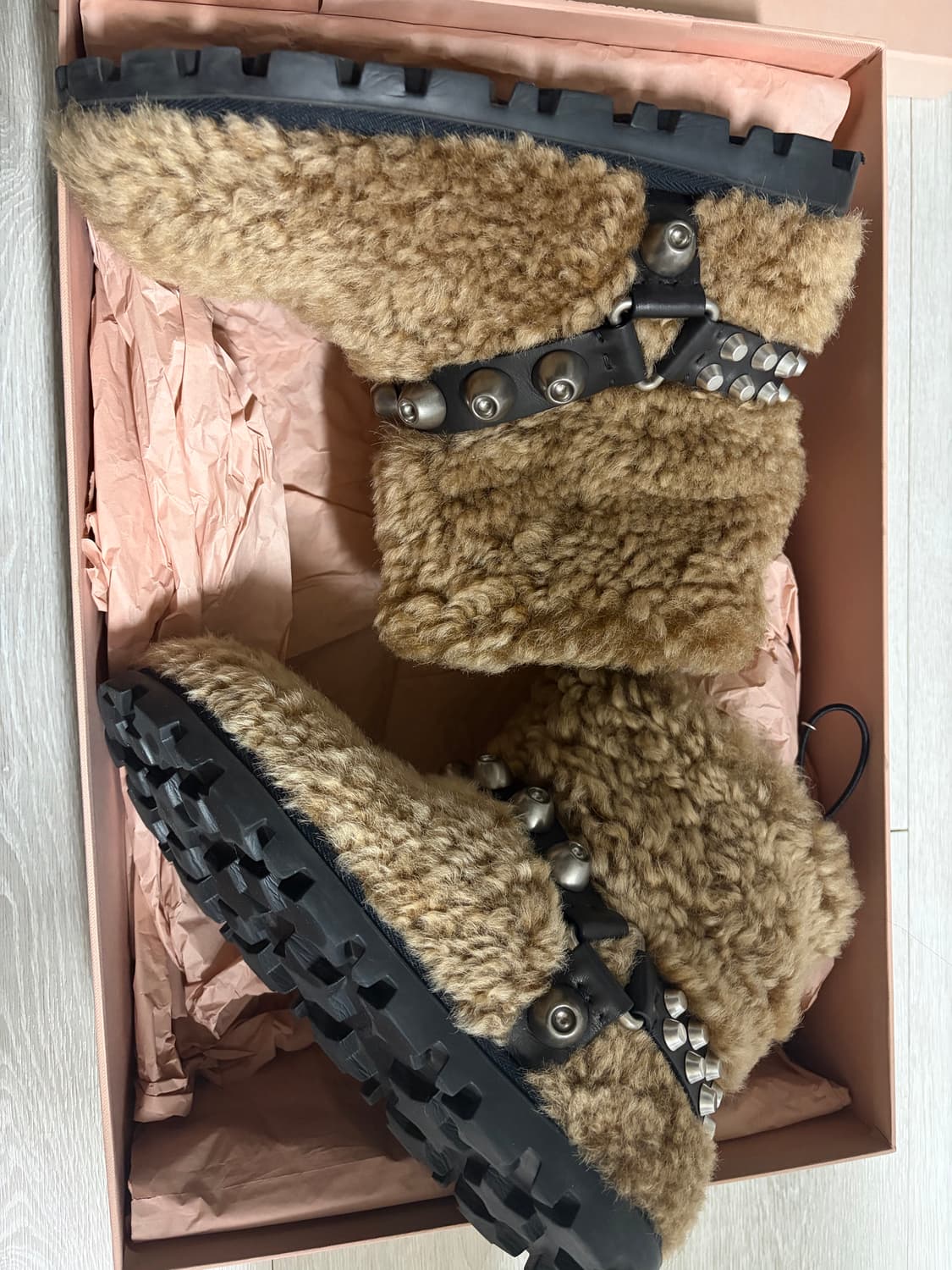 미우미우 miumiu 퍼 시어링 부츠 255 상품이미지4