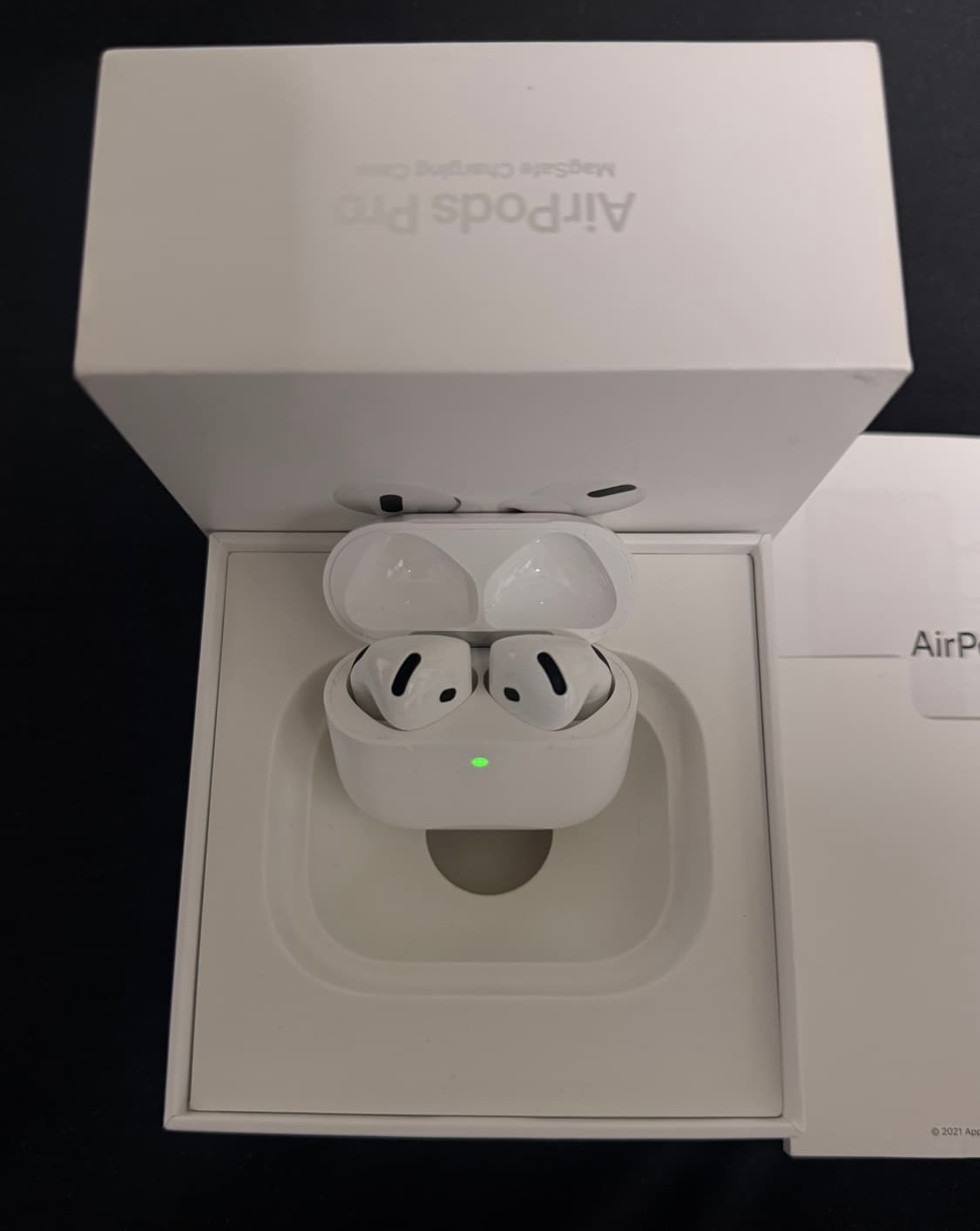 신품급 에어팟 4세대 상품이미지1