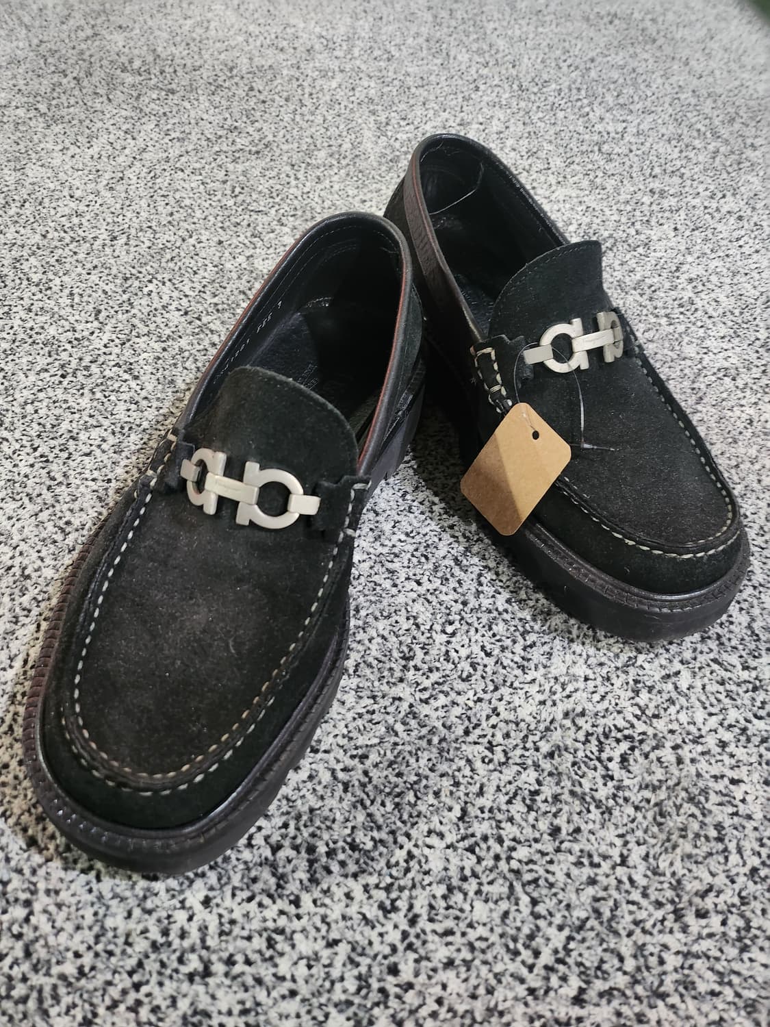 페라가모 간치니 스웨이드 로퍼 상품이미지1