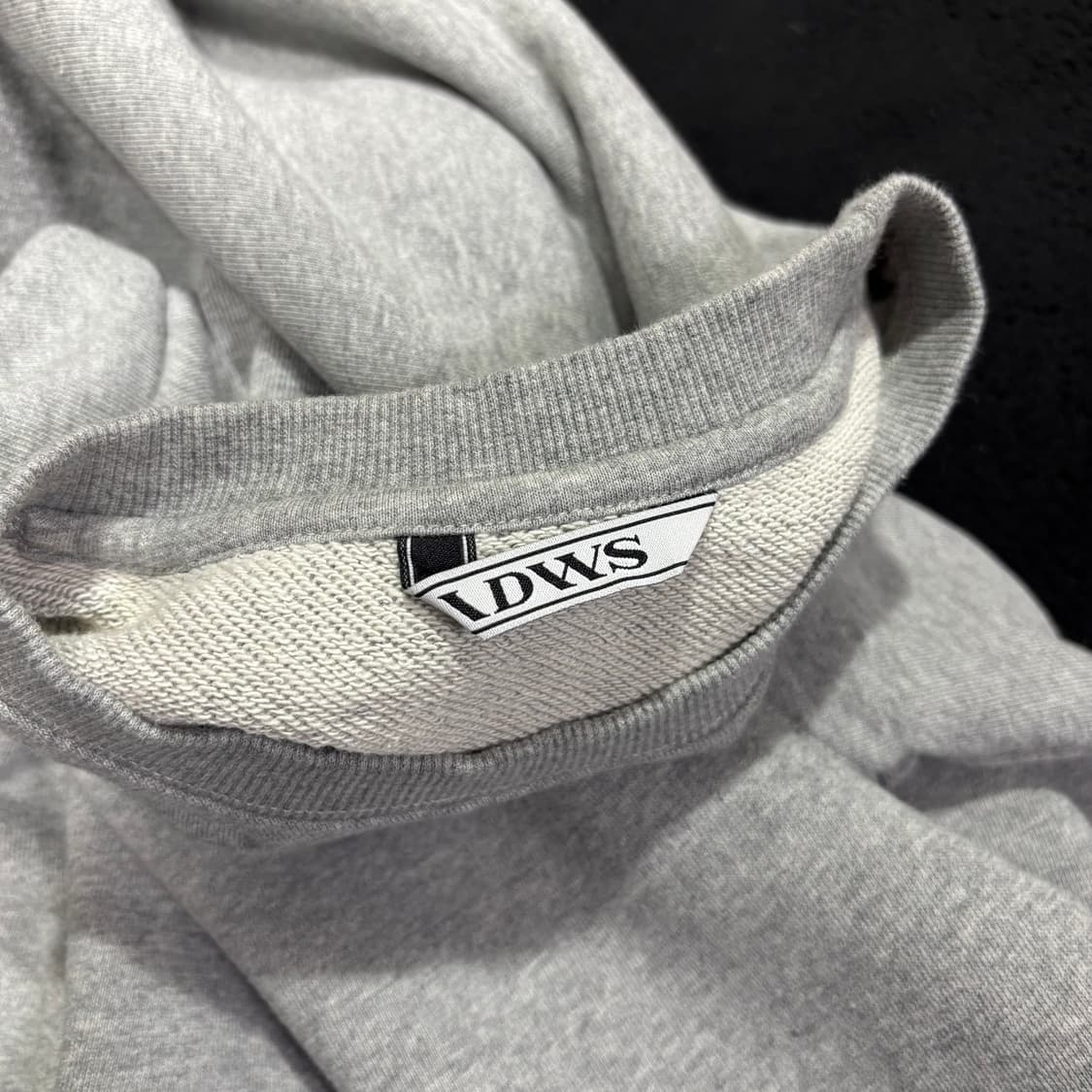 2 L IDWS 아이돈워너셀 그레이 그래픽 맨투맨 상품이미지3