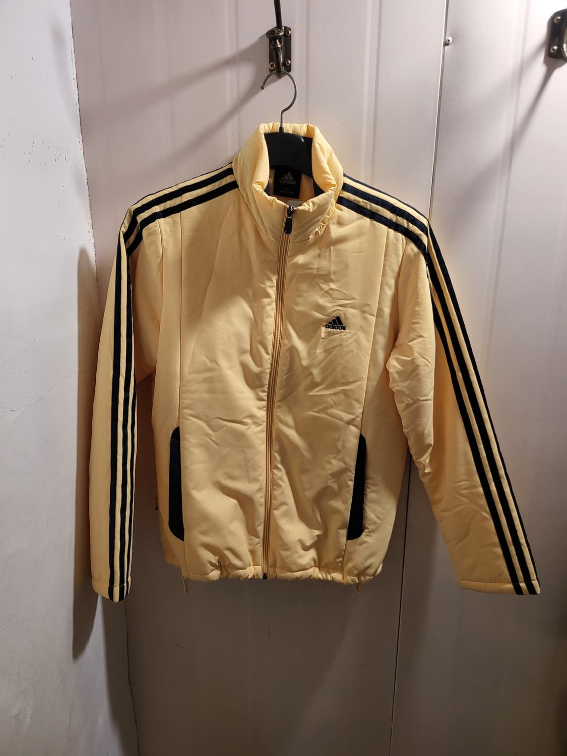 아디다스 삼선 경량 패딩 상품이미지1