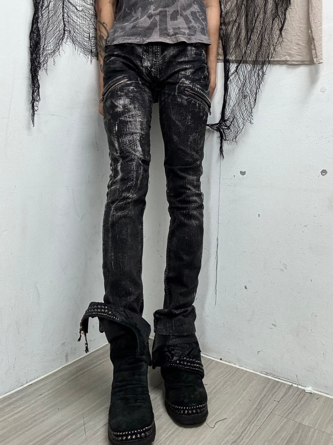 [L.G.B] Archive Coated Wolf Pants 상품이미지3