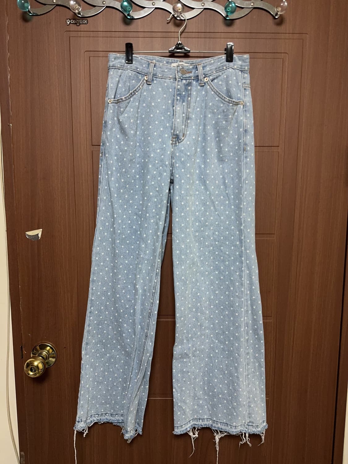 오브제스트 포스터 무신사 에이블리 지그재그 모리걸 도트 데님 팬츠 상품이미지3