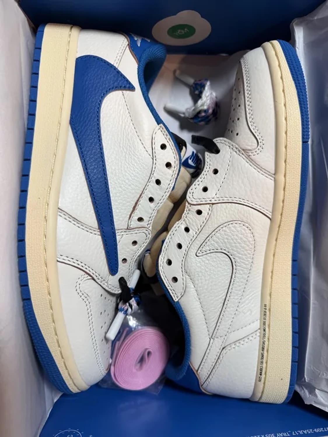 조던 1 x 트래비스 스캇 x 프라그먼트 레트로 로우 OG SP 상품이미지2