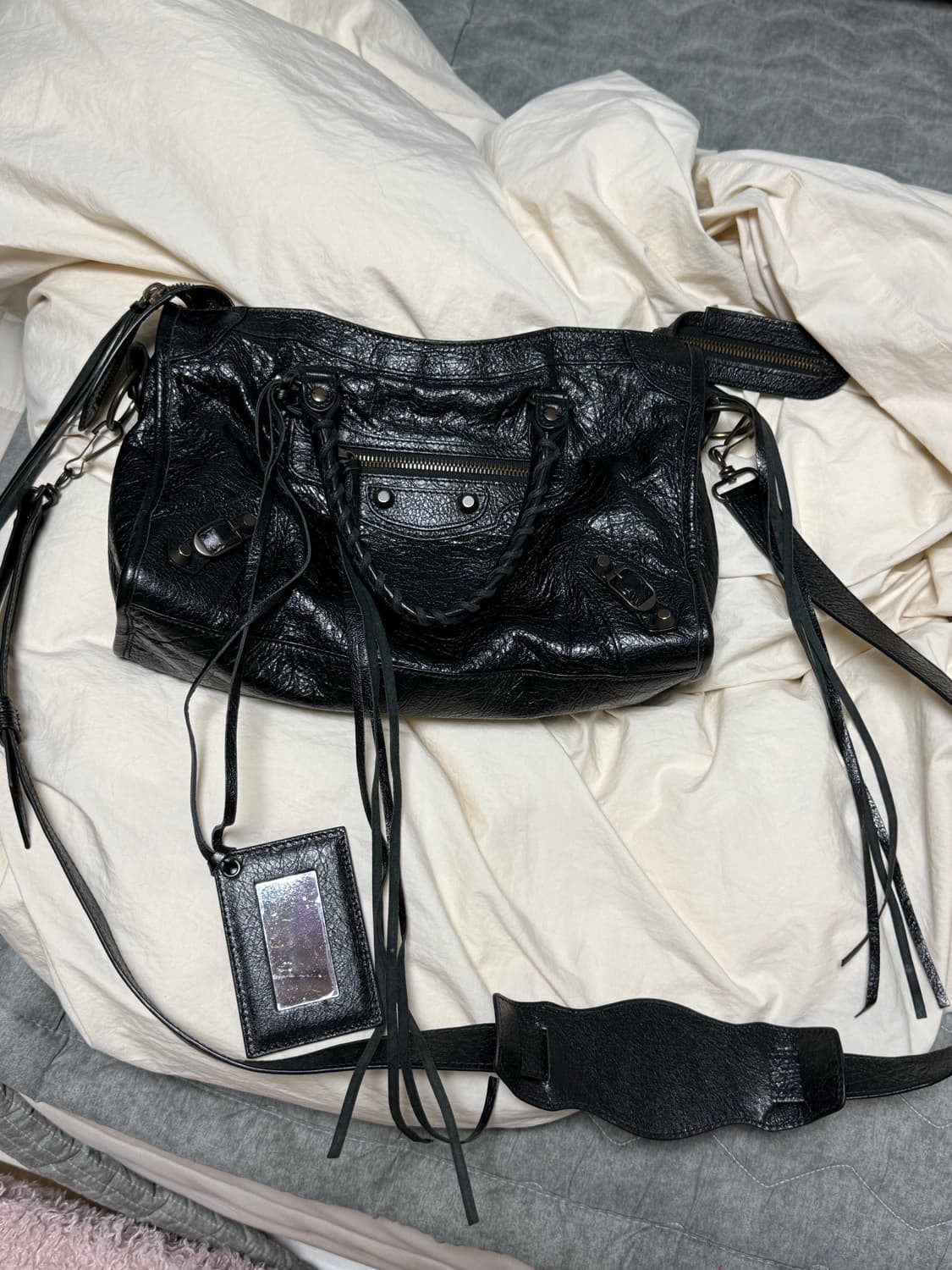 발렌시아가 모터백 S 상품이미지1