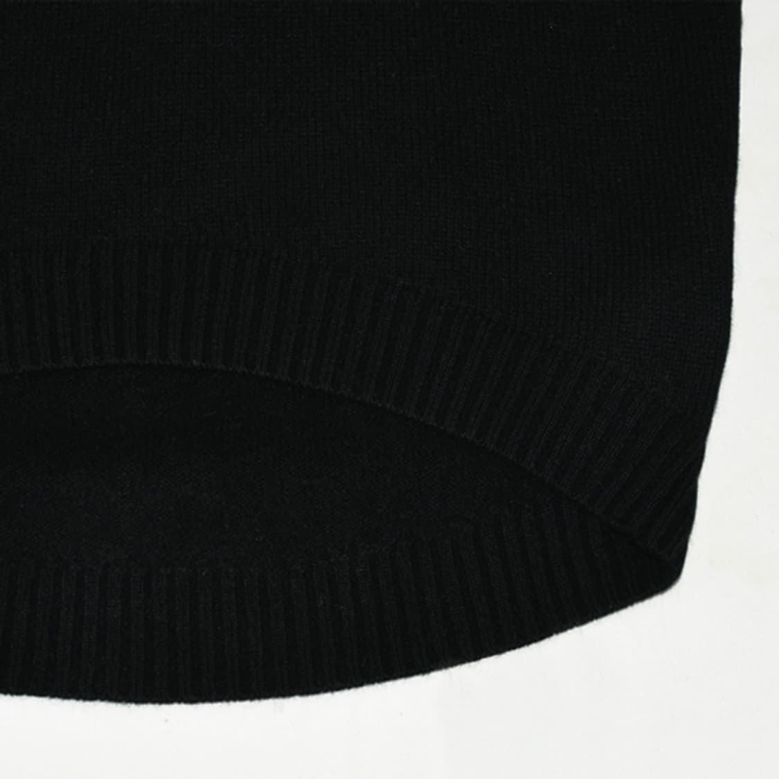 Maison Maverick Presents 블랙로고울니트 상품이미지7