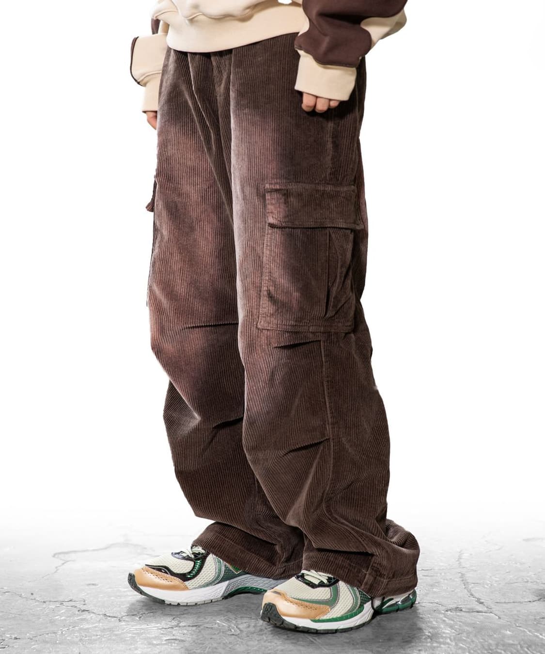 엑스톤즈 워싱 코듀로이 카고 파라슈트 팬츠 (BROWN) 상품이미지1