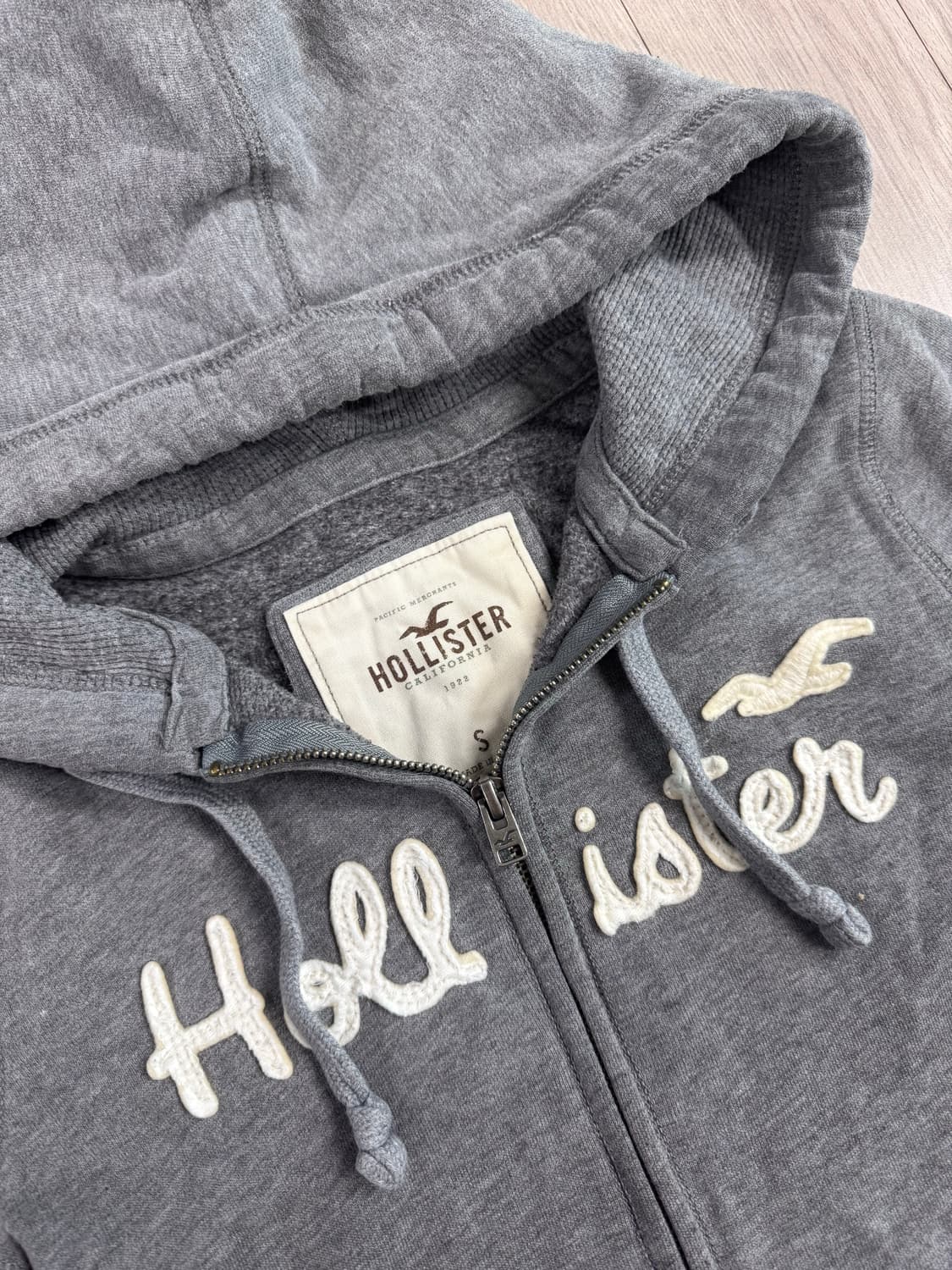 홀리스터 슬림핏 후드집업 그레이 상품이미지4