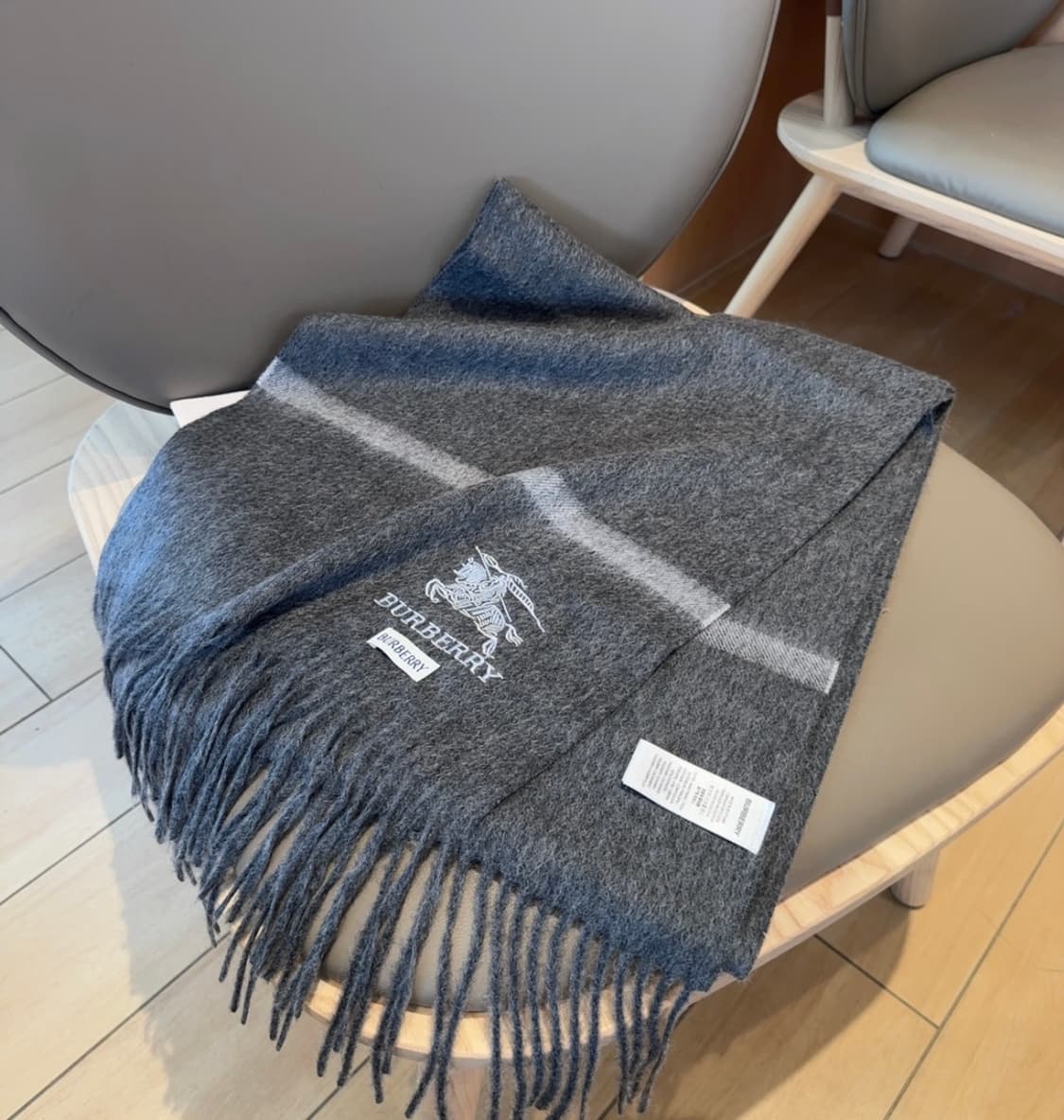 버버리 리버서블 스카프 100% 램스울
 상품이미지3