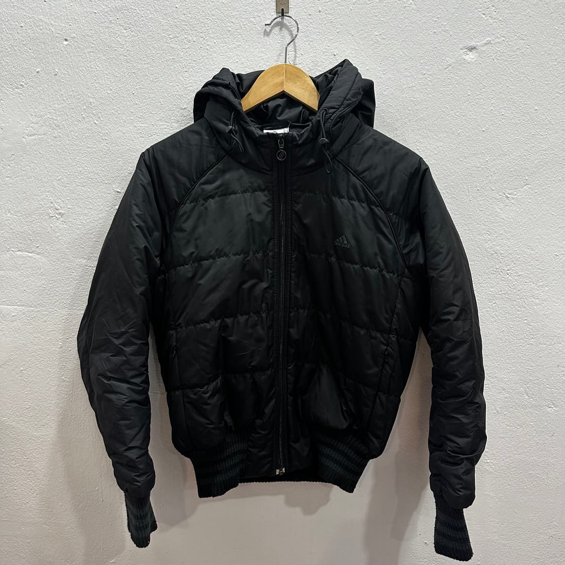 아디다스 블렉 푸퍼 다운 숏패딩M 상품이미지1