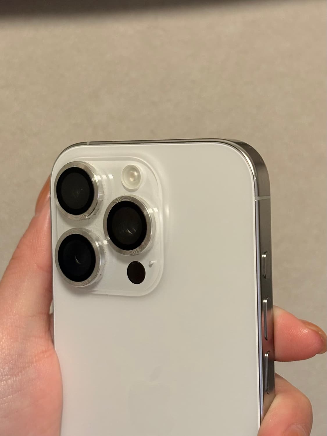 아이폰16프로 128화이트 상품이미지4