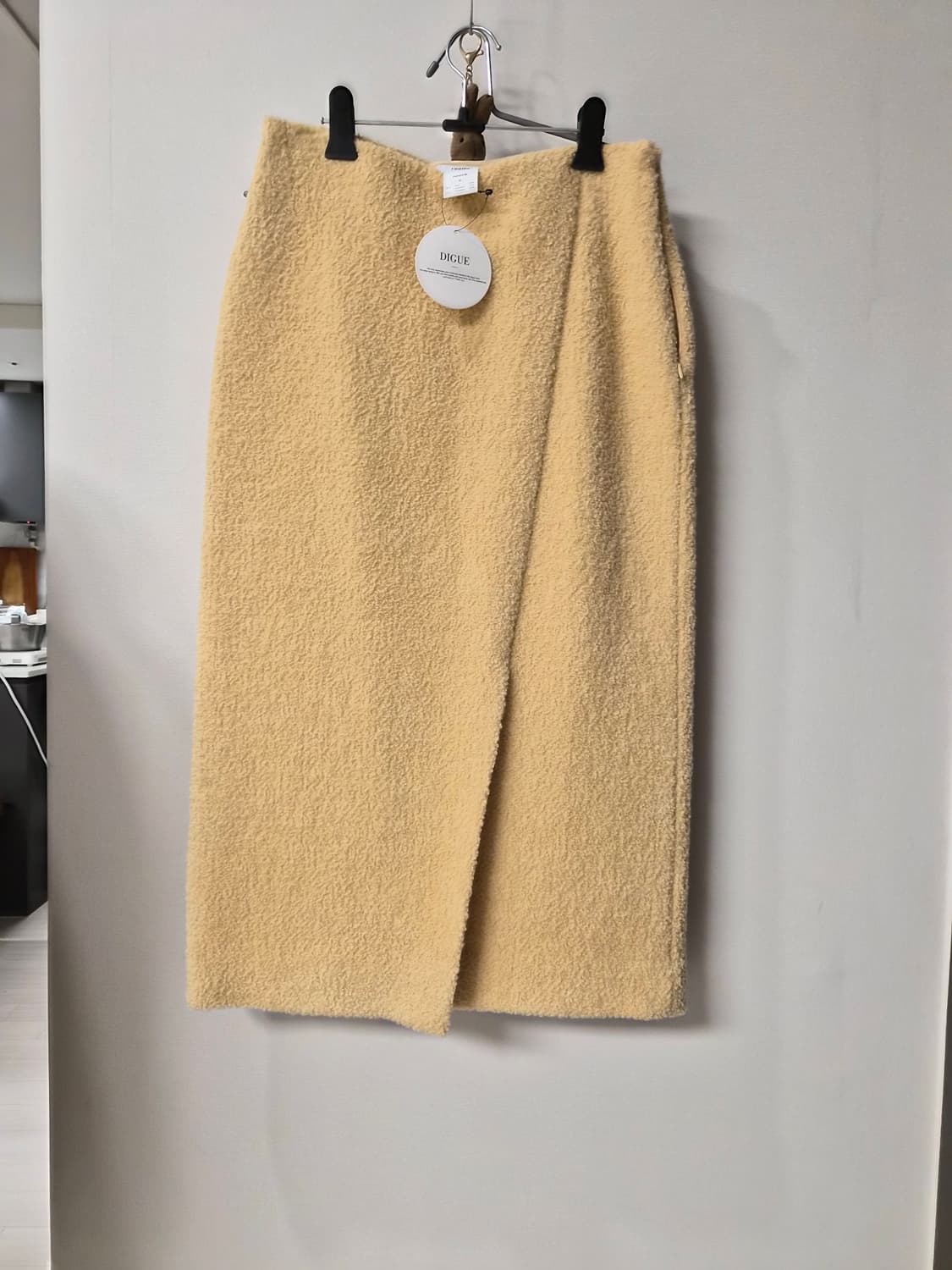 [새상품/M] DIGUE 울 혼방 뽀글이 롱 스커트 (크림 옐로우) 상품이미지1