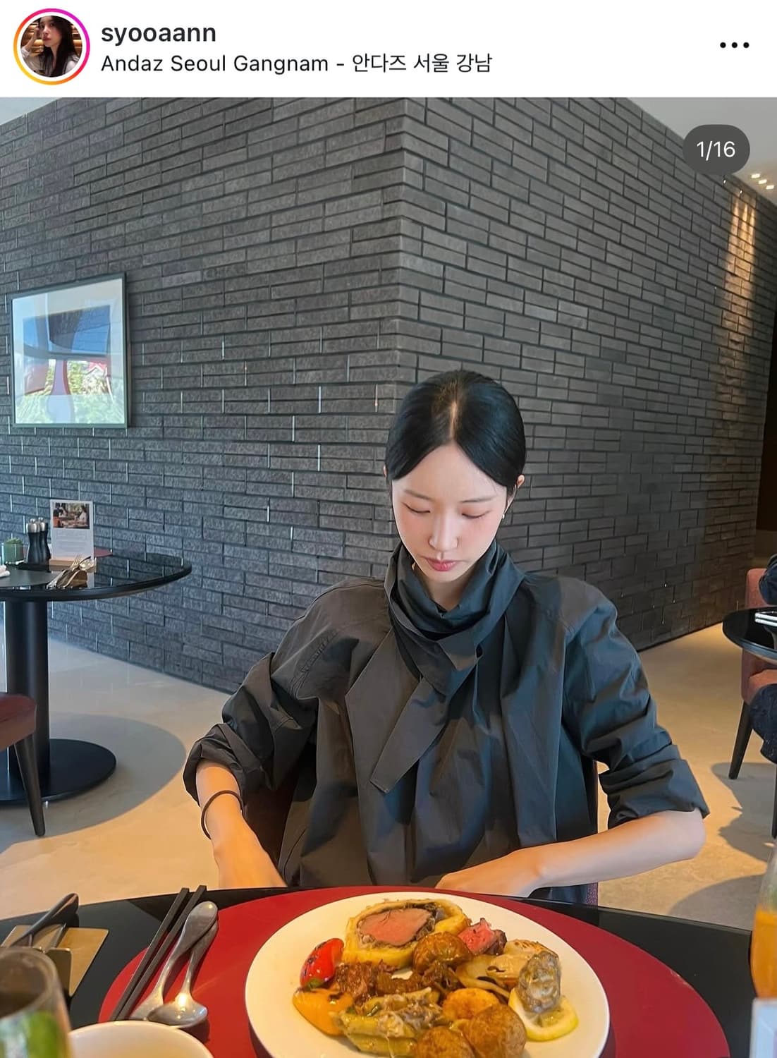 아르토 Draped Half-Neck Tie Blouse_Charcoal 상품이미지2