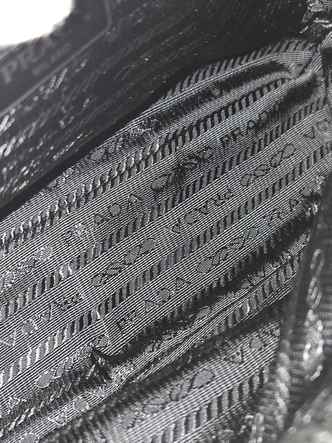 [새상품급] 프라다 리에디션 테수토 은장 체인 호보백  상품이미지10