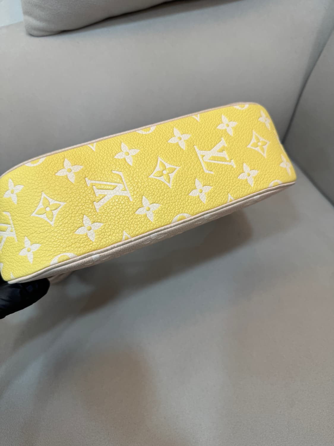 루이비통 모노그램 바가텔 BB 호보 숄더백  상품이미지4