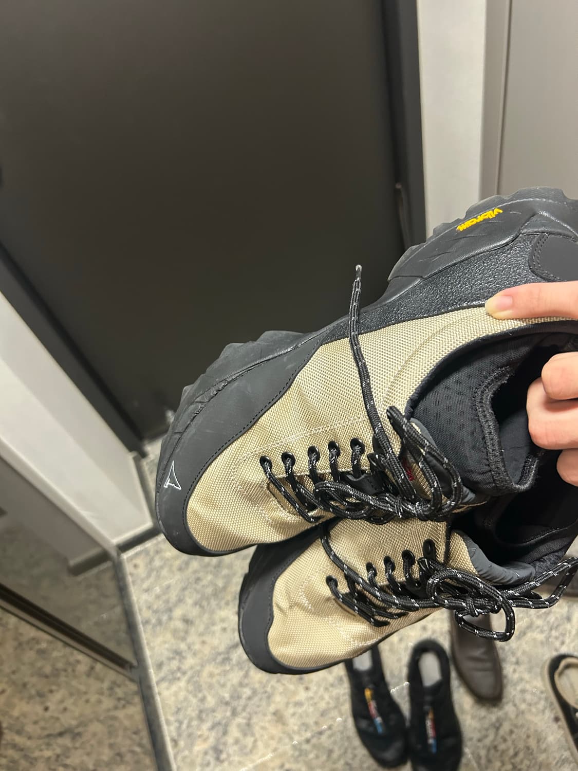 로아닐 하이킹 샌드 팝니다 상품이미지3