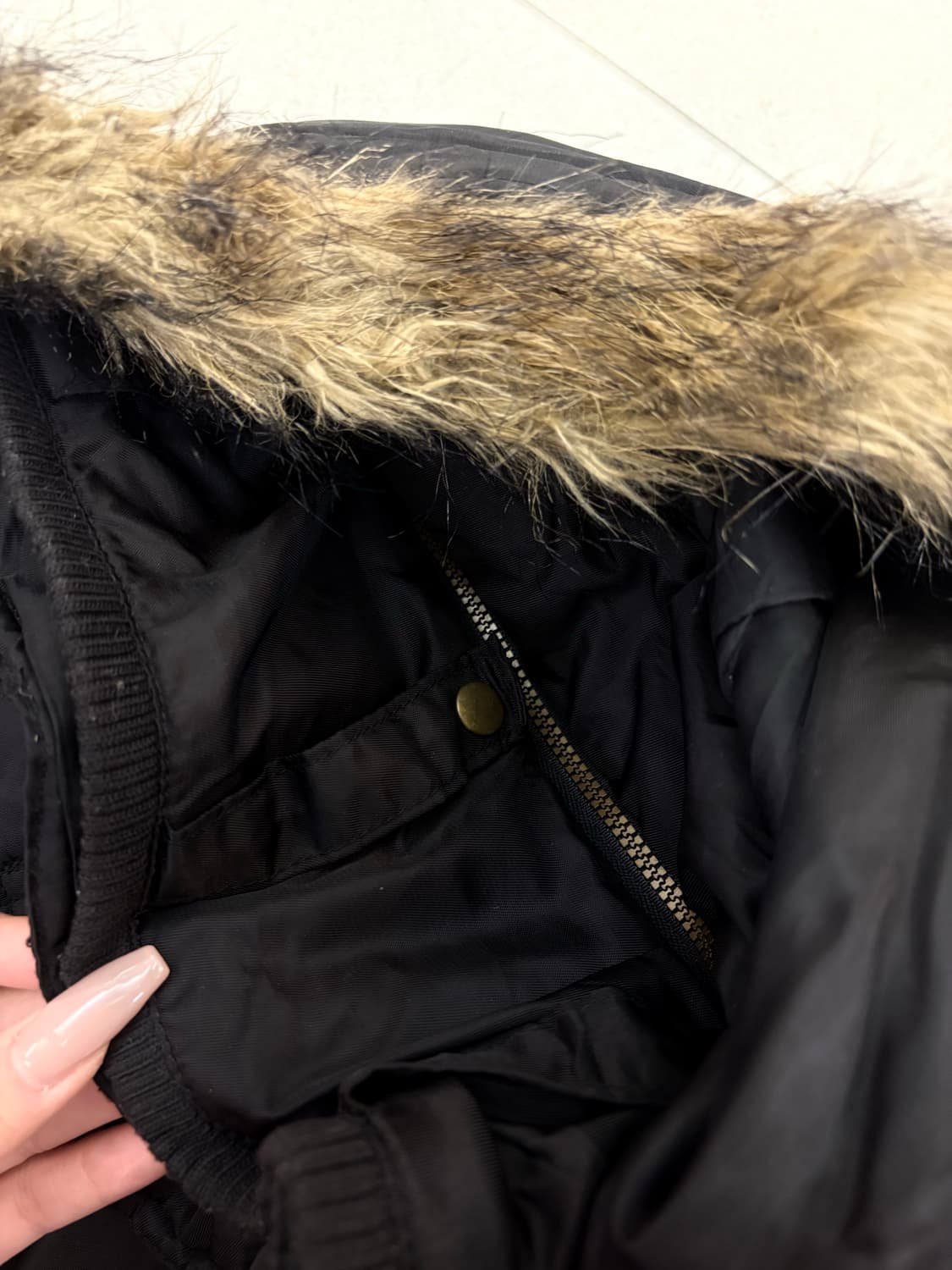 블랙 숏 투웨이 퍼 패딩 상품이미지5